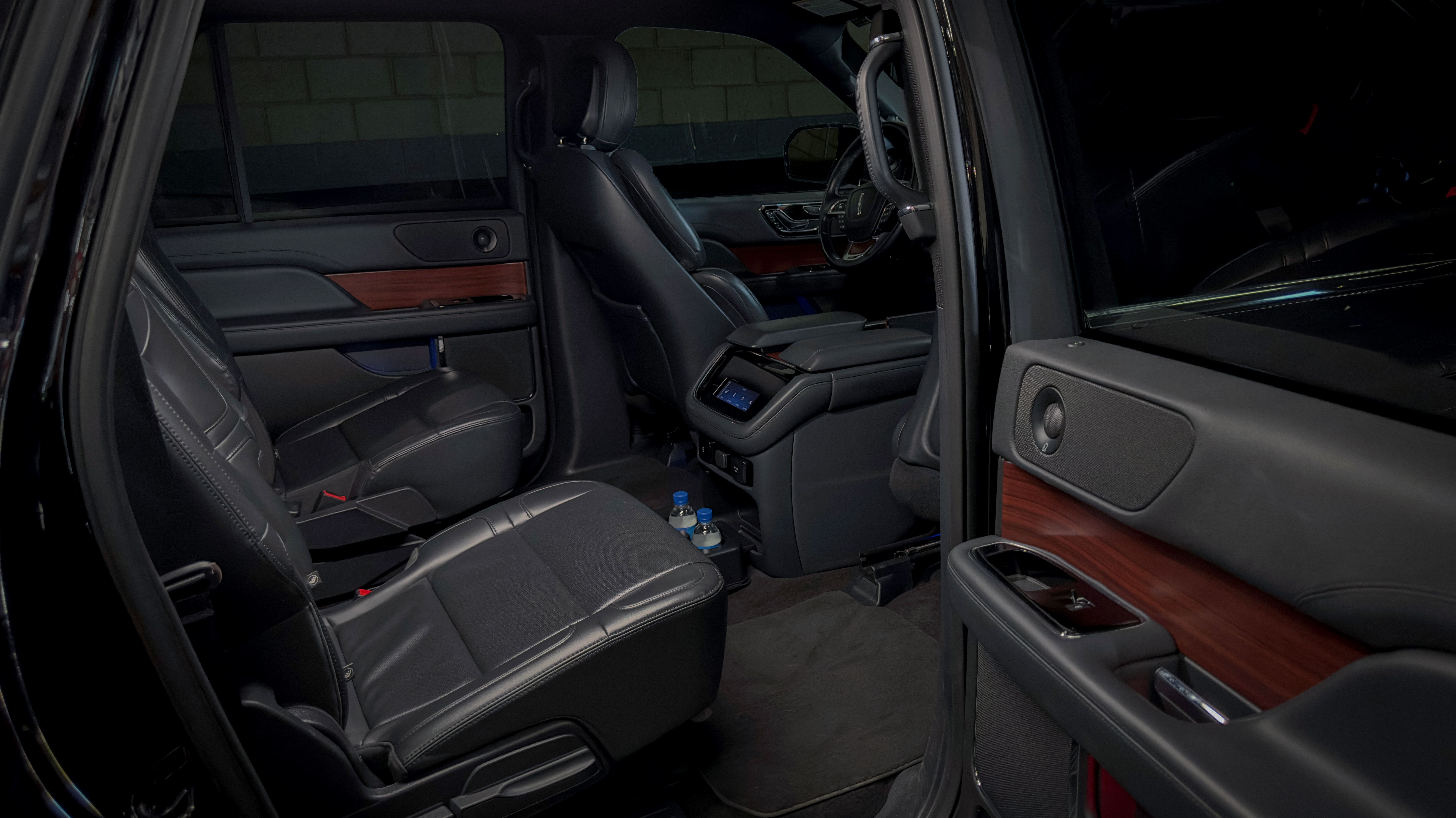 Lincoln Navigator — Interior